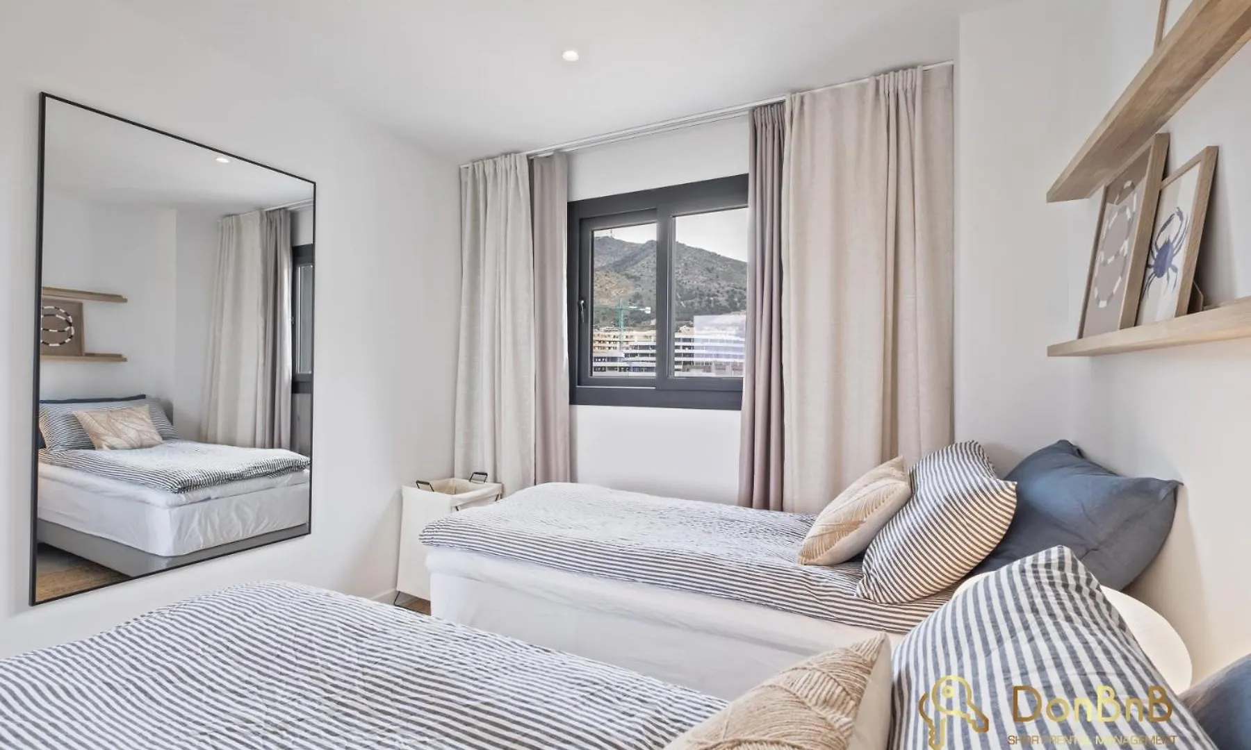 Higueron West Sea View Apartment فوينخيرولا
